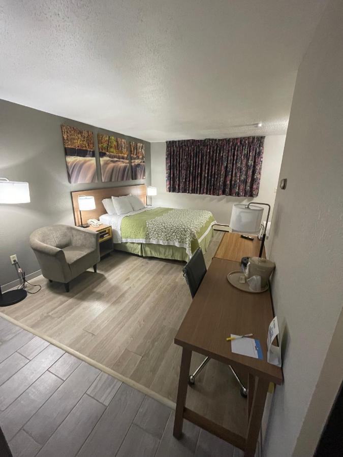 Days Inn By Wyndham Alpena Εξωτερικό φωτογραφία