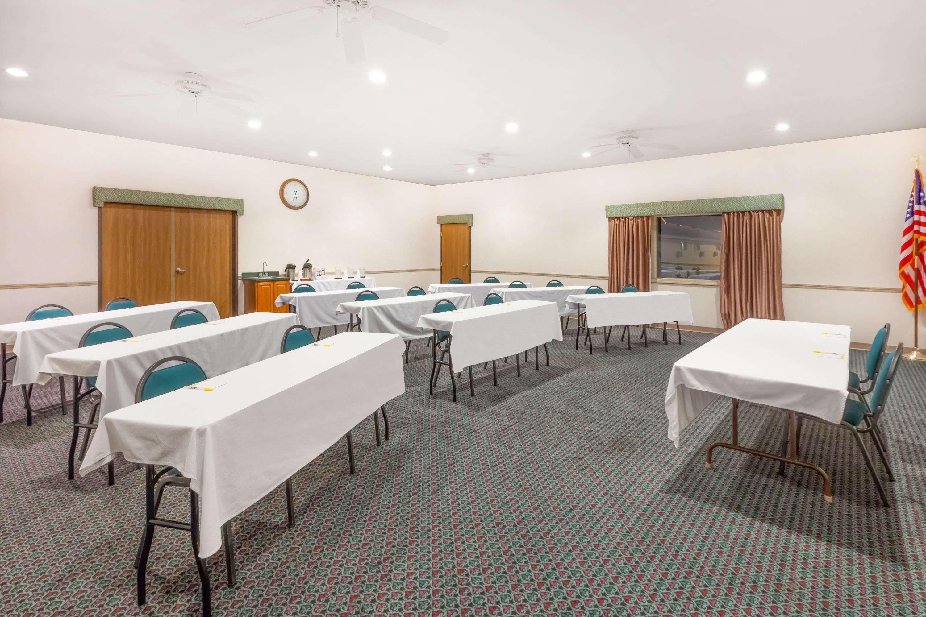 Days Inn By Wyndham Alpena Εξωτερικό φωτογραφία